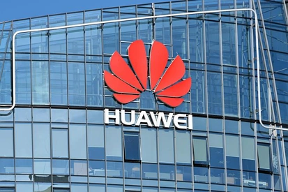 前英外交官警告新西兰不要向华为低头？总理表示：新西兰会自己决定