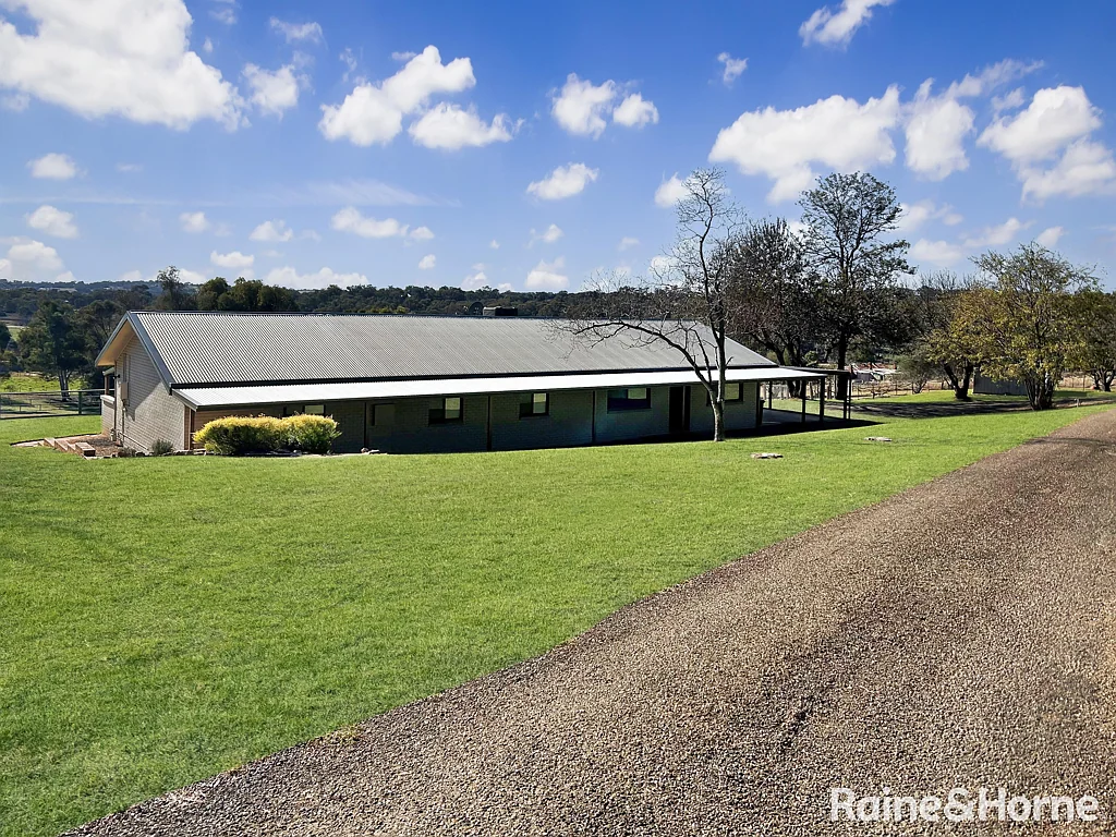 151 Willawong Street, Young, NSW 2594
