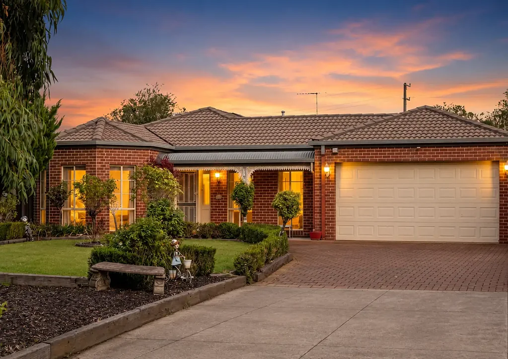 Creekside Family Living in the Heart of Melton
