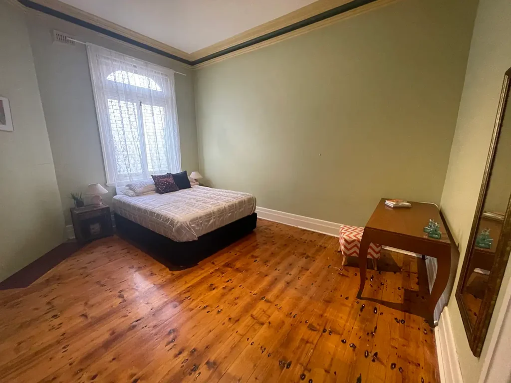 UNIQUE 4 BR HOUSE COURTYARD - DESIRABLE LOCATION