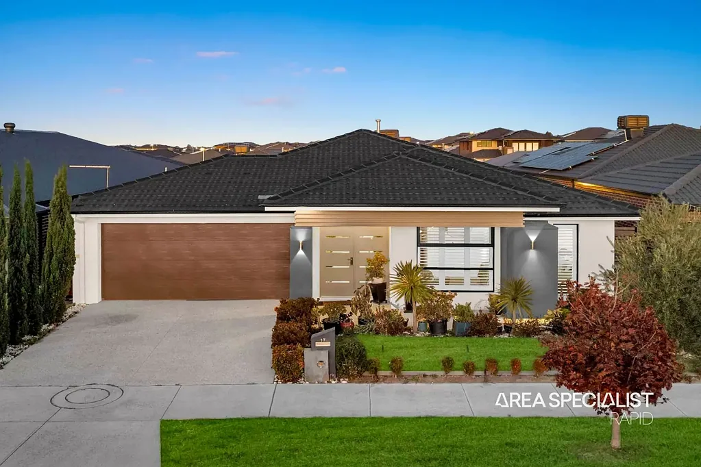 Clyde North 4 Slaapkamer Sleek, Stylish & Spacious!
