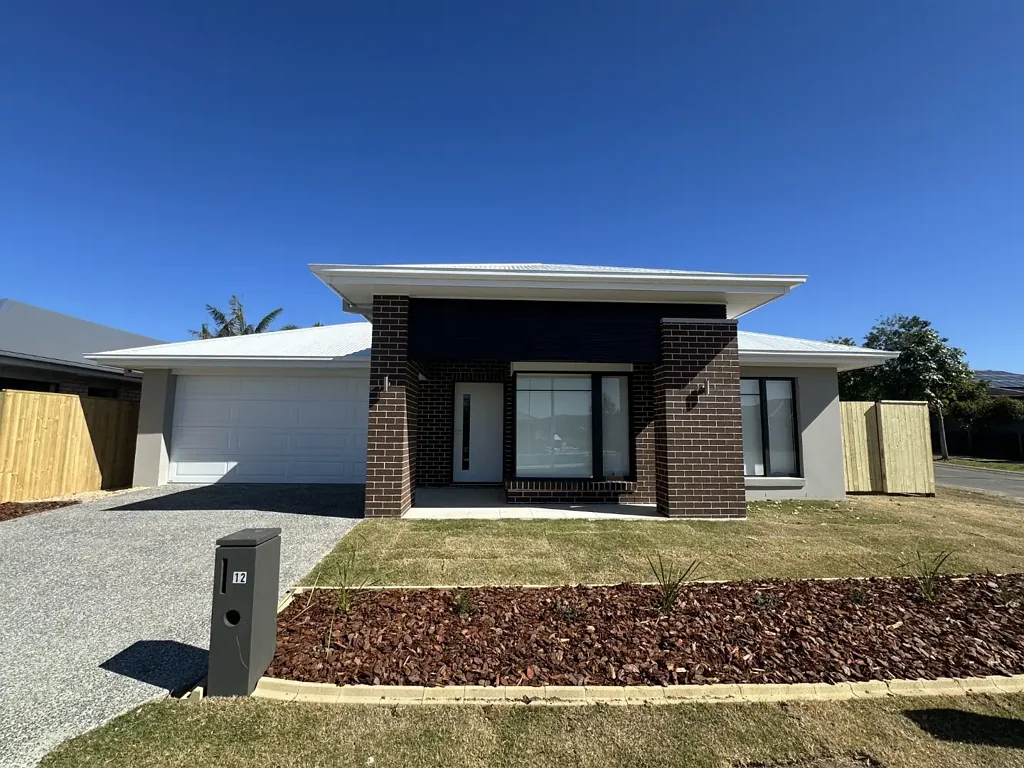 STUNNING BRAND-NEW FAMILY HOME IN YARRABILBA