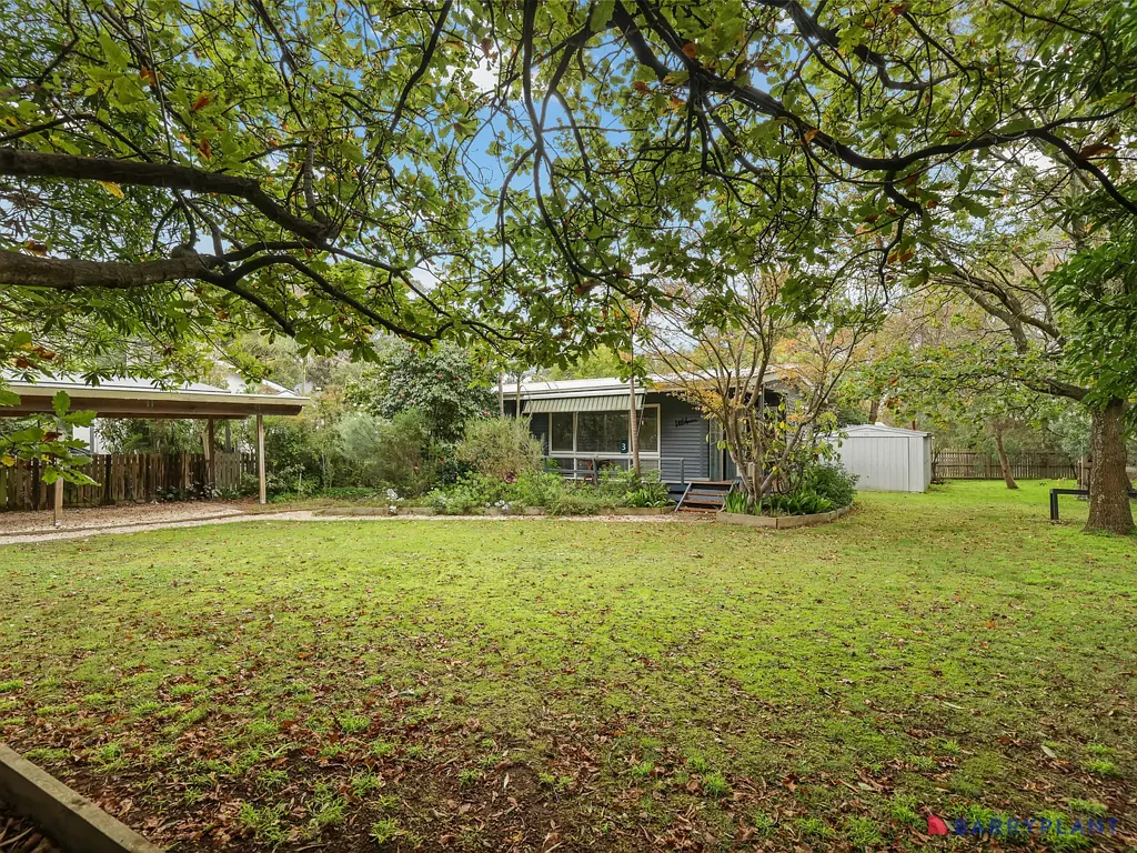 Coastal Comfort with Easy-Care Living - Garden Maintenance included