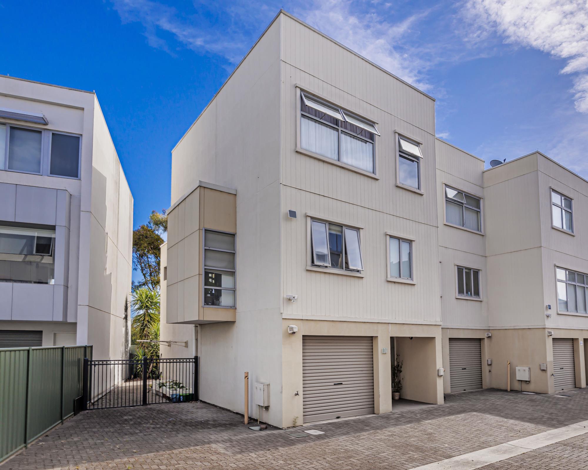 UNIT 12 1-5 ST KITTS PL, MAWSON LAKES SA 5095, 0 Schlafzimmer, 0 Badezimmer, Townhouse