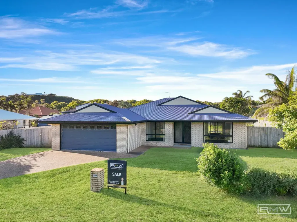 10 Blue Water Boulevard, Mulambin, QLD 4703