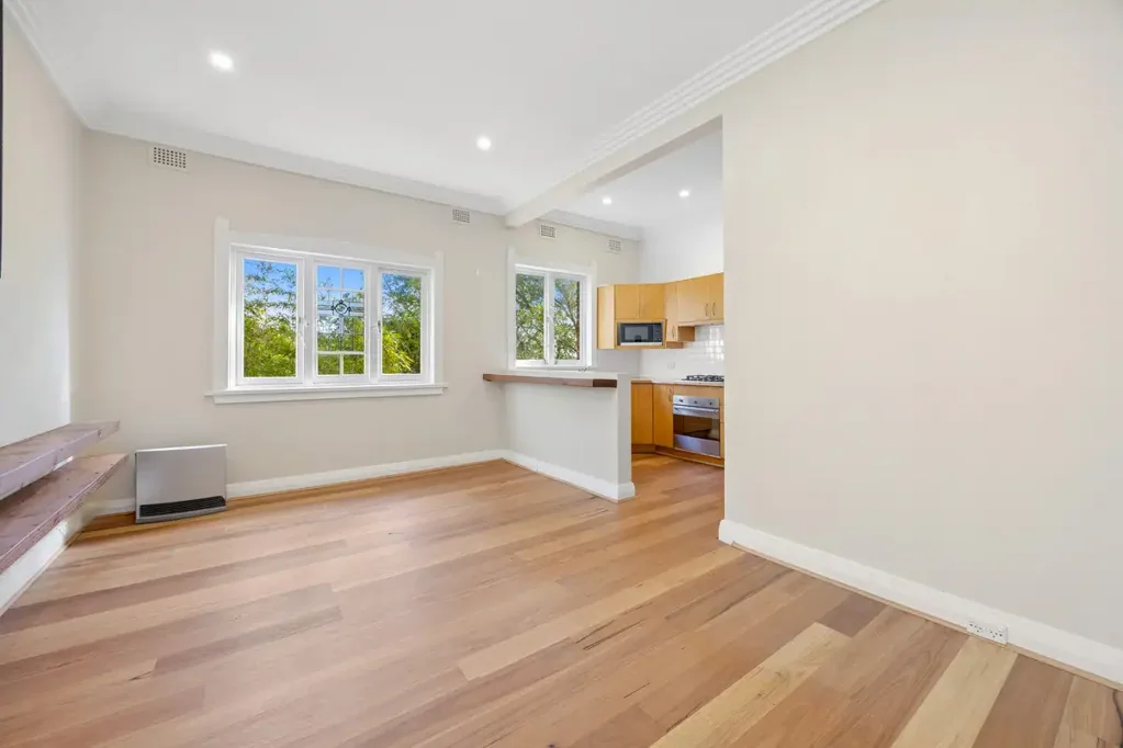STUNNING SPLIT-LEVEL, NEW YORK LOFT STYLE 2 BEDROOM WITH STUDY