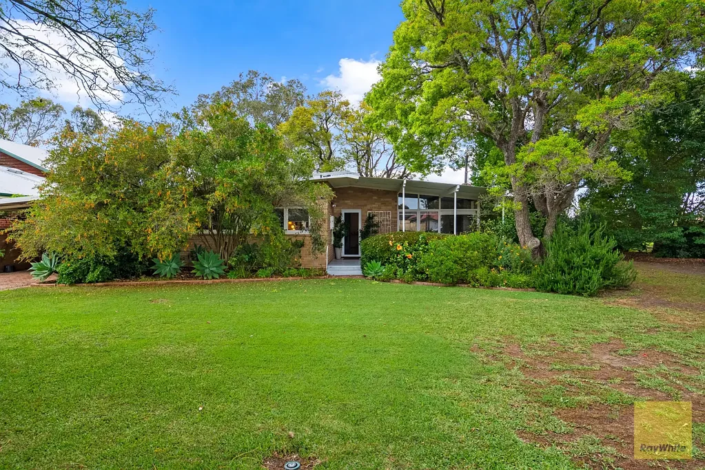 Gosnells 2房  Character, Space and a Leafy Garden Setting