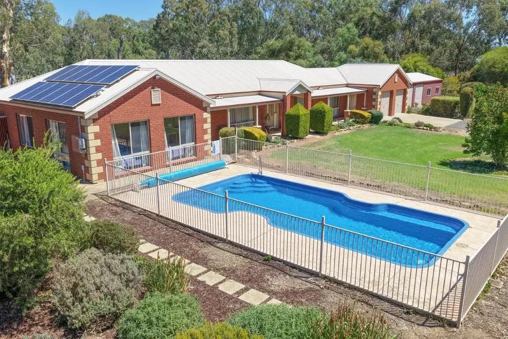 Barham 5房  1.87ha of Peaceful Creekfront Living