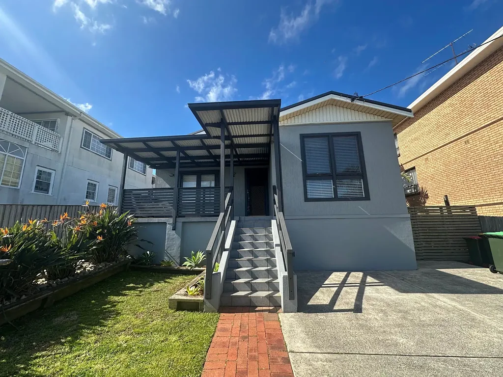 Coastal Home for Rent - 140 Military Road, Port Kembla