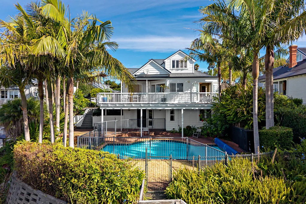 Devonport 5 Bedroom Final Opportunity - Big Villa, Big Views