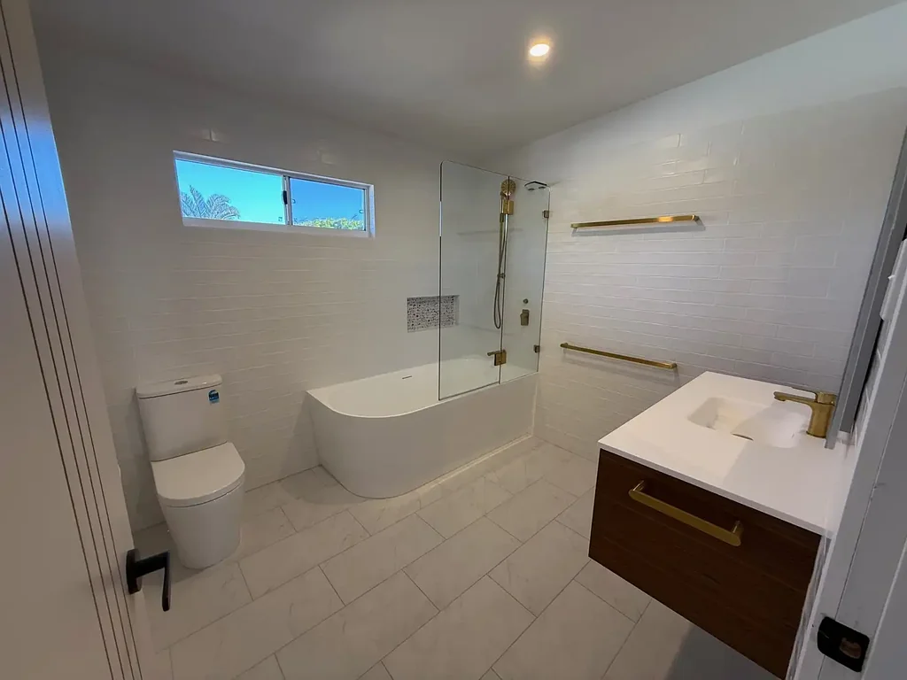 5 Bedroom 2 bath + Large Rumpus Room
