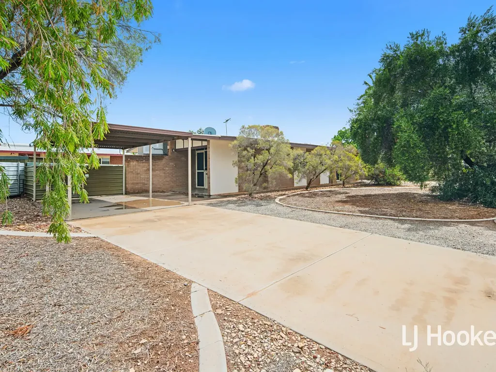 Gillen 3房  Space, Views and Convenience in a Central Location
