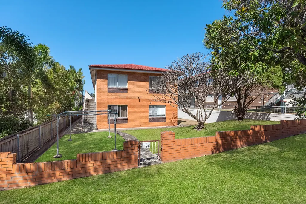 Renovated Low Maintenance Apartment - Suitable for single occupant only
