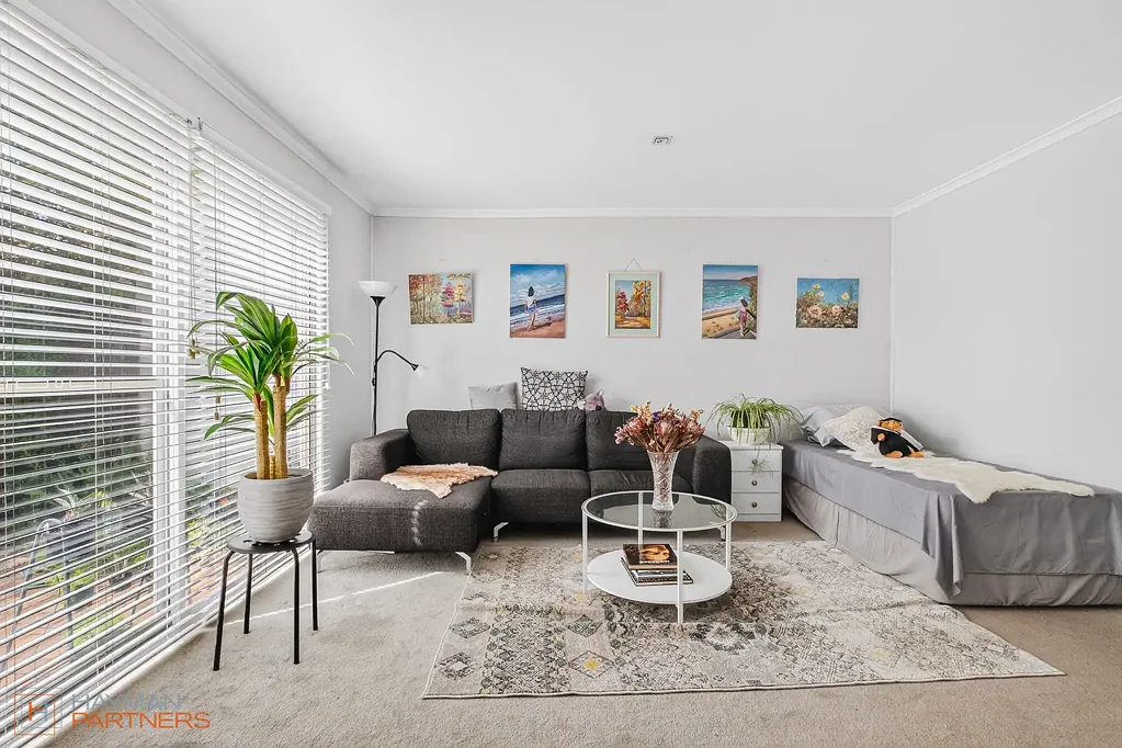 Charming Two-Bedroom Townhouse in the Heart of Phillip