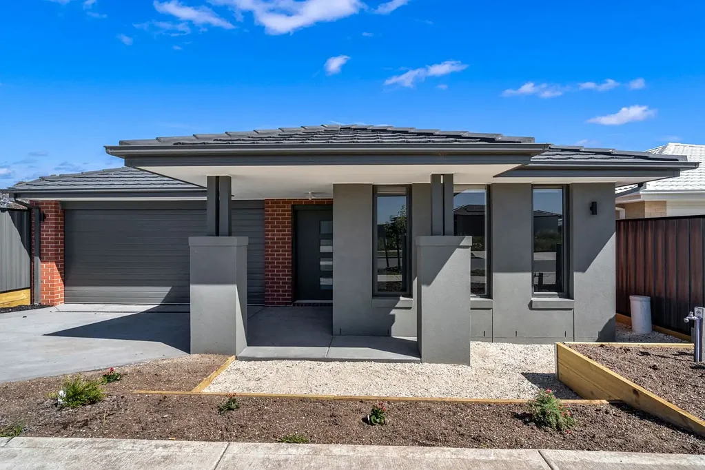 Modern 3-Bedroom Family Home in Prime Location