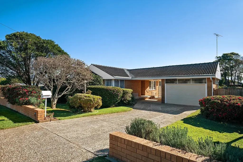 Frenchs Forest 3Kwarto First Time Offered in 60 Years – Original Family Home in Peaceful Cul-de-Sac
