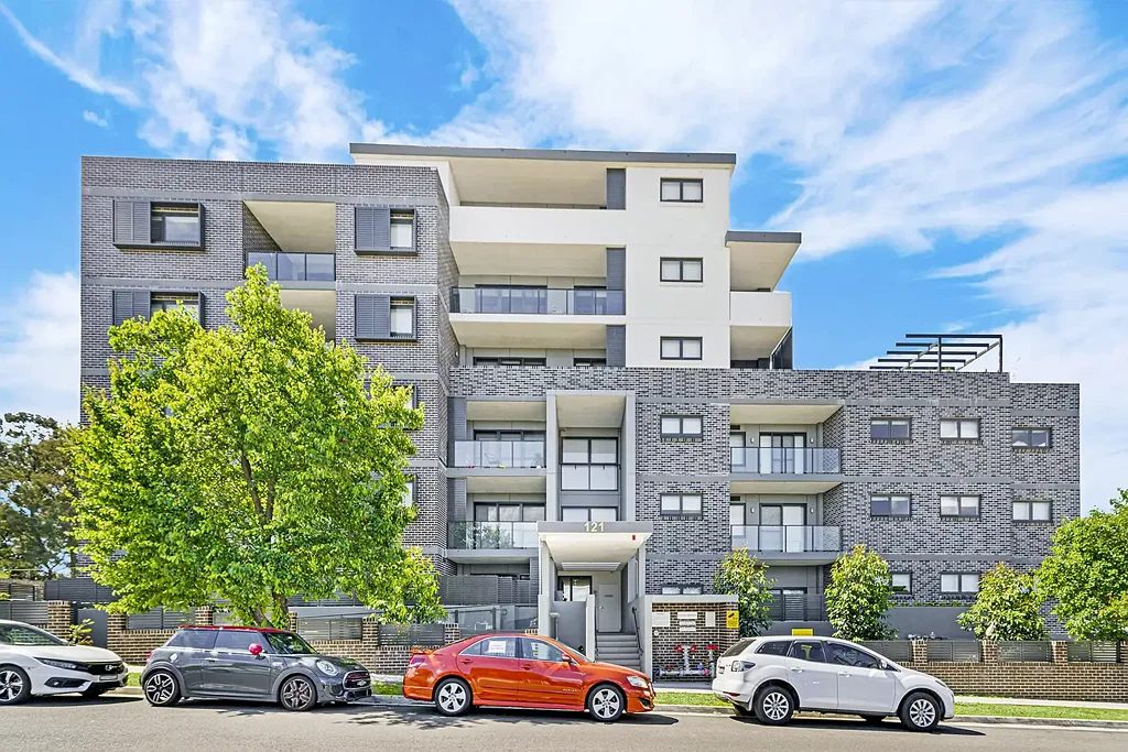 3 BEDROOM LUXURY APARTMENT