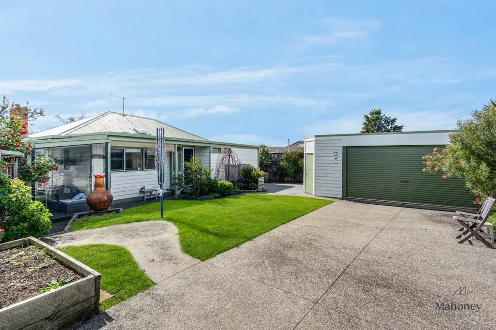 Newcomb 4Zimmer Beautifully Maintained Family Classic