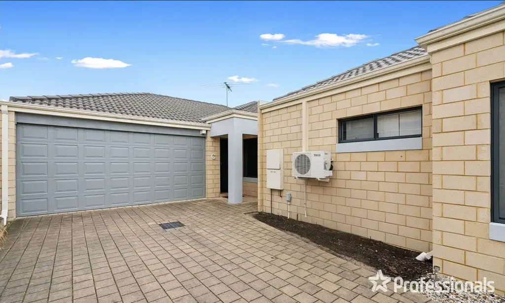 MODERN VILLA - POSITIONED PRIVATELY AT THE REAR