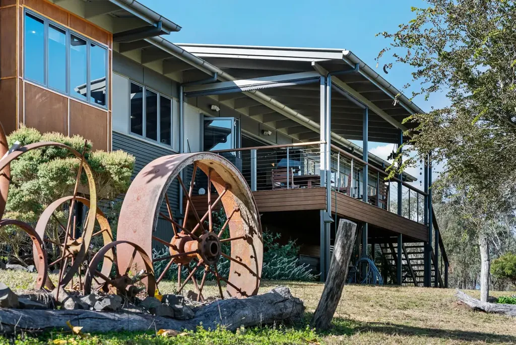 Berat 3બેડરૂમ Architecturally designed acreage retreat, just minutes to Allora
