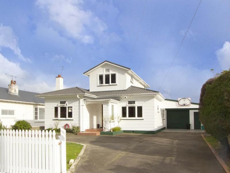 2 Moana Grove, Waiwhetu, Lower Hutt, 6 રૂમ, 3 બાથરૂમ