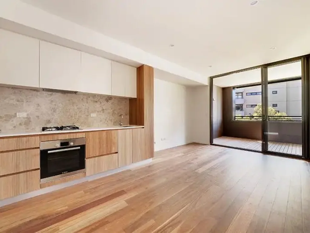 LUXURY ONE BEDROOM DESIGNER APARTMENT