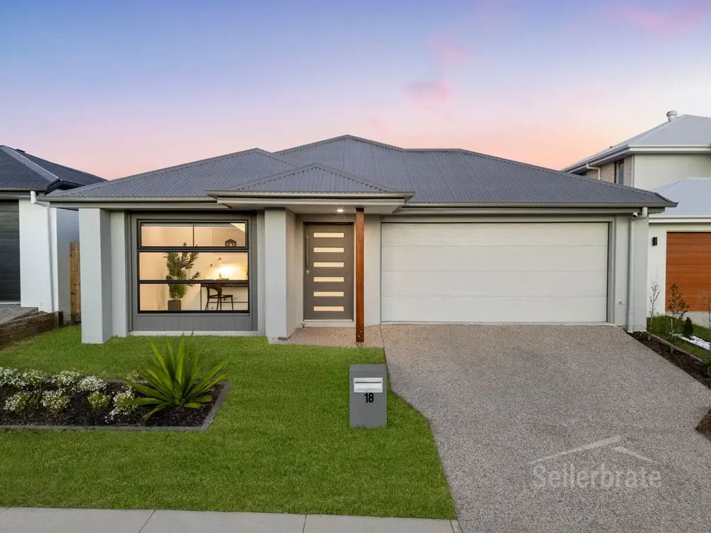 Greenbank 4Moenga Modern Near-New Family Living in the Sold-Out Covella Estate