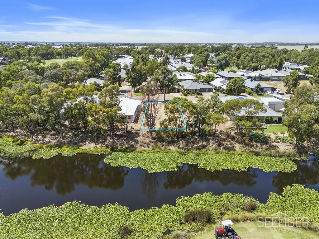 Yarrawonga Creek and Golfcourse Views!
