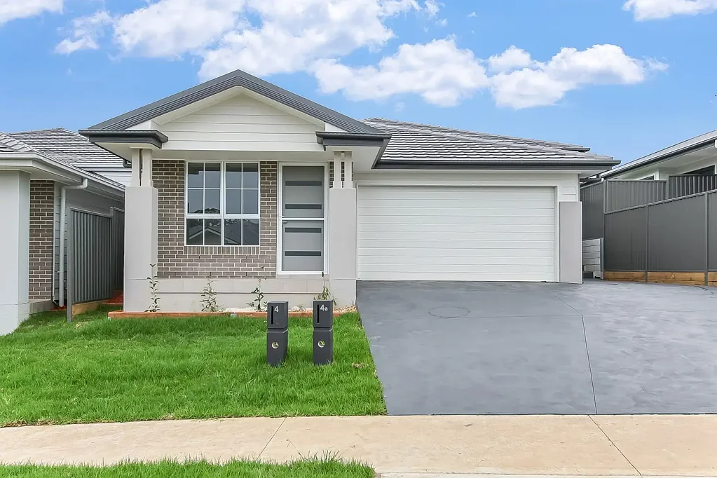 4/4a White Oak Street, Tahmoor, NSW 2573