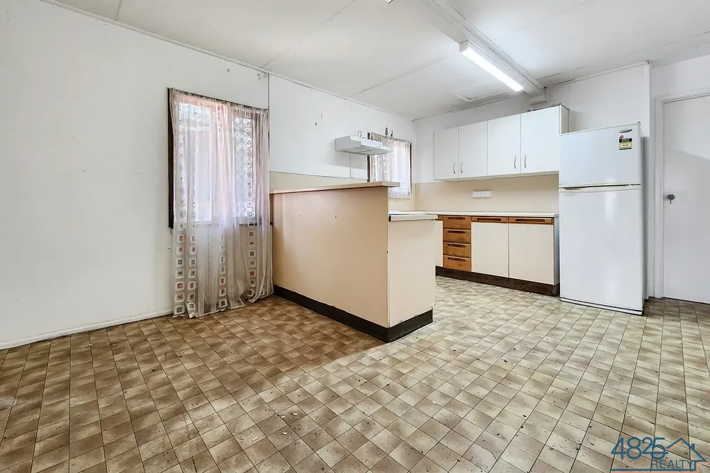 Neat unit in a quiet street