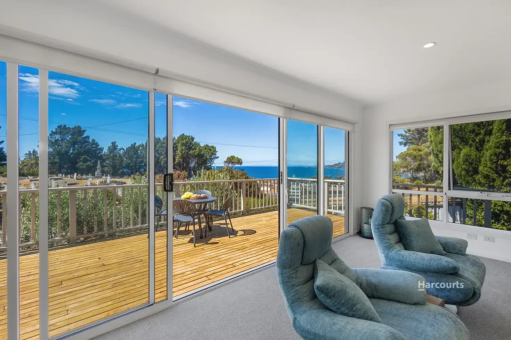 Penguin 3બેડરૂમ Coastal Elegance Meets Endless Opportunity