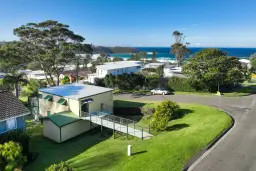 8 GARSIDE RD, Mollymook Beach