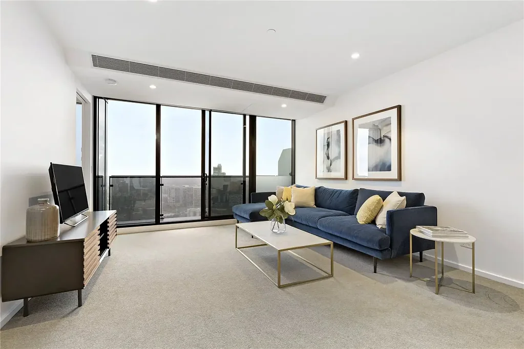 Stunning & spacious 3 bedroom apartment in the heart of Southbank!