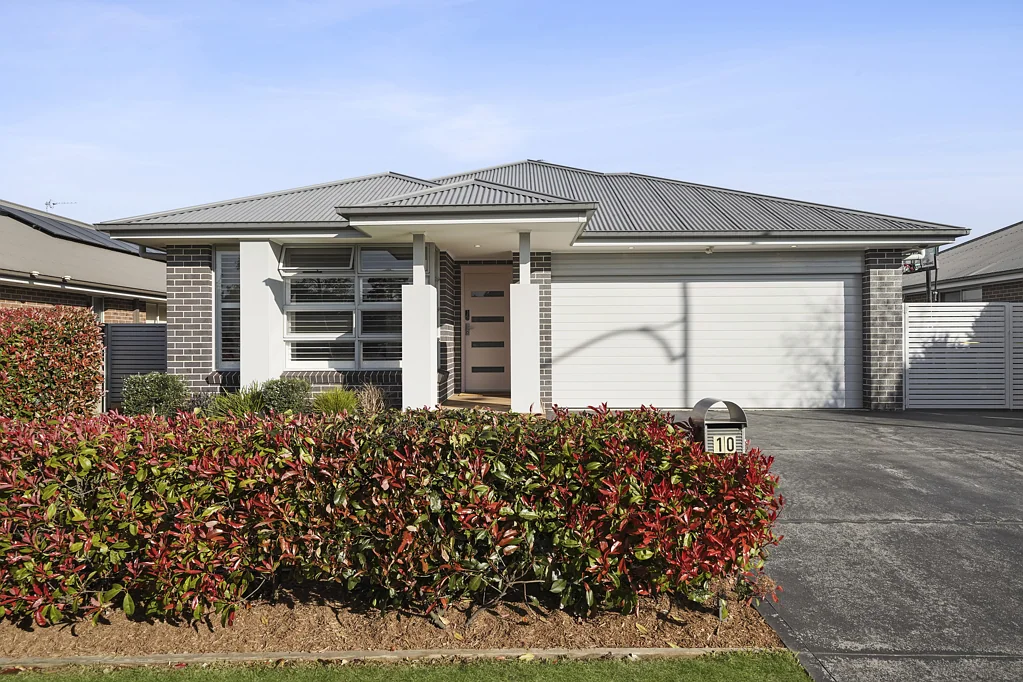 10 MacKellar Circuit, Renwick, NSW 2575