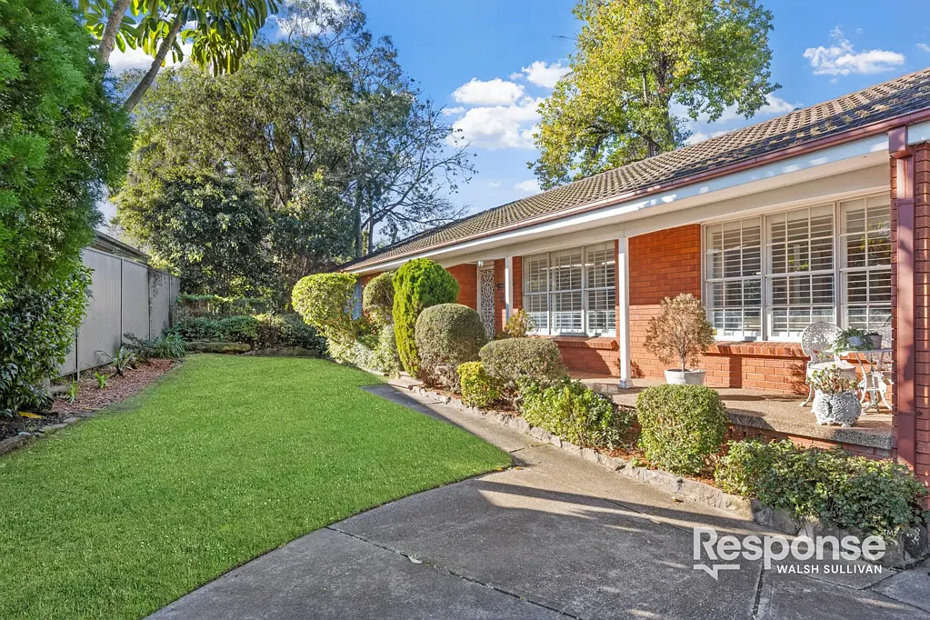Northmead 4房 宽敞730sqm平地 中心位置绝佳 四卧明亮现代 更新厨卫随时入住 静巷私密宁静 近学校公园商店 Single-Level Comfort in Prime Location