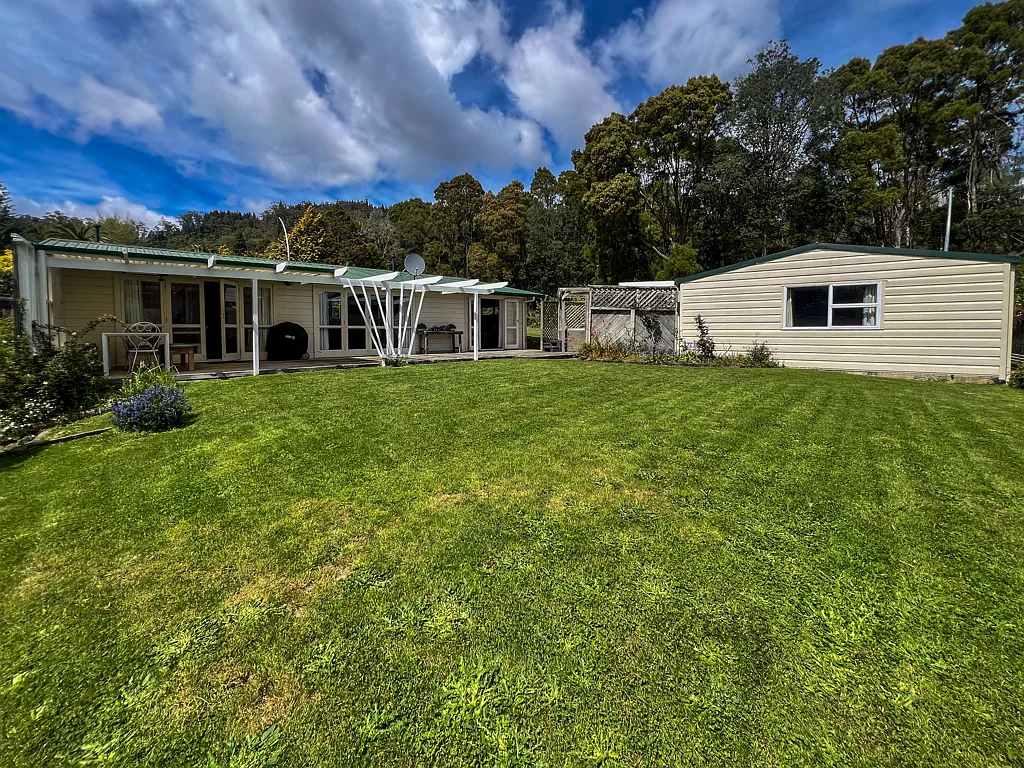 Lynmore 3ਬੈੱਡਰੂਮ Redwoods Retreat with Endless Possibilities