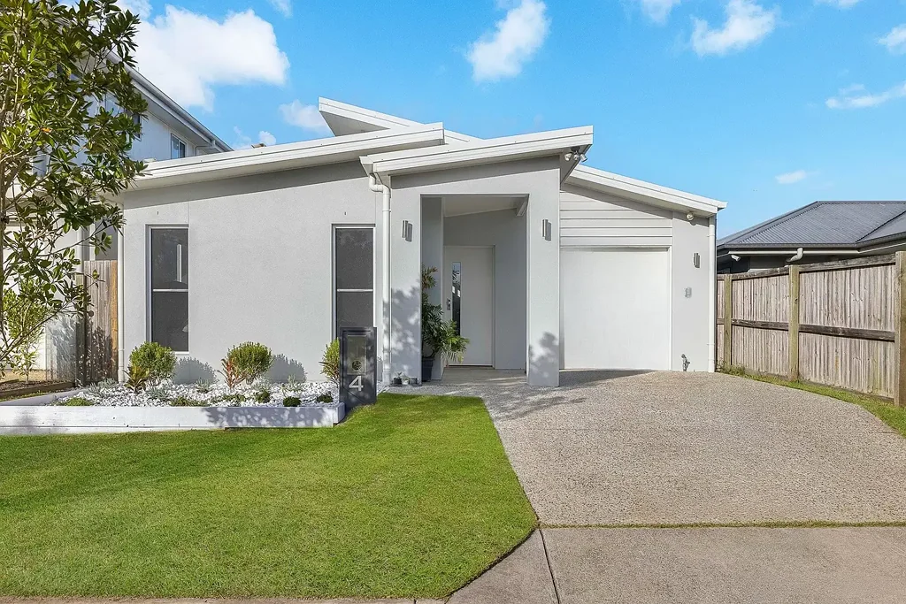 Palmview 3ห้องนอน Family Home with everything in a thriving  community