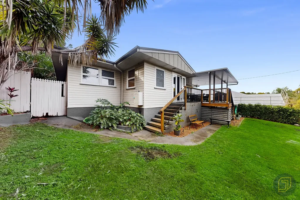 Geebung 4Phòng ngủ Spacious Family Entertainer on a Generous 769m2 Block
