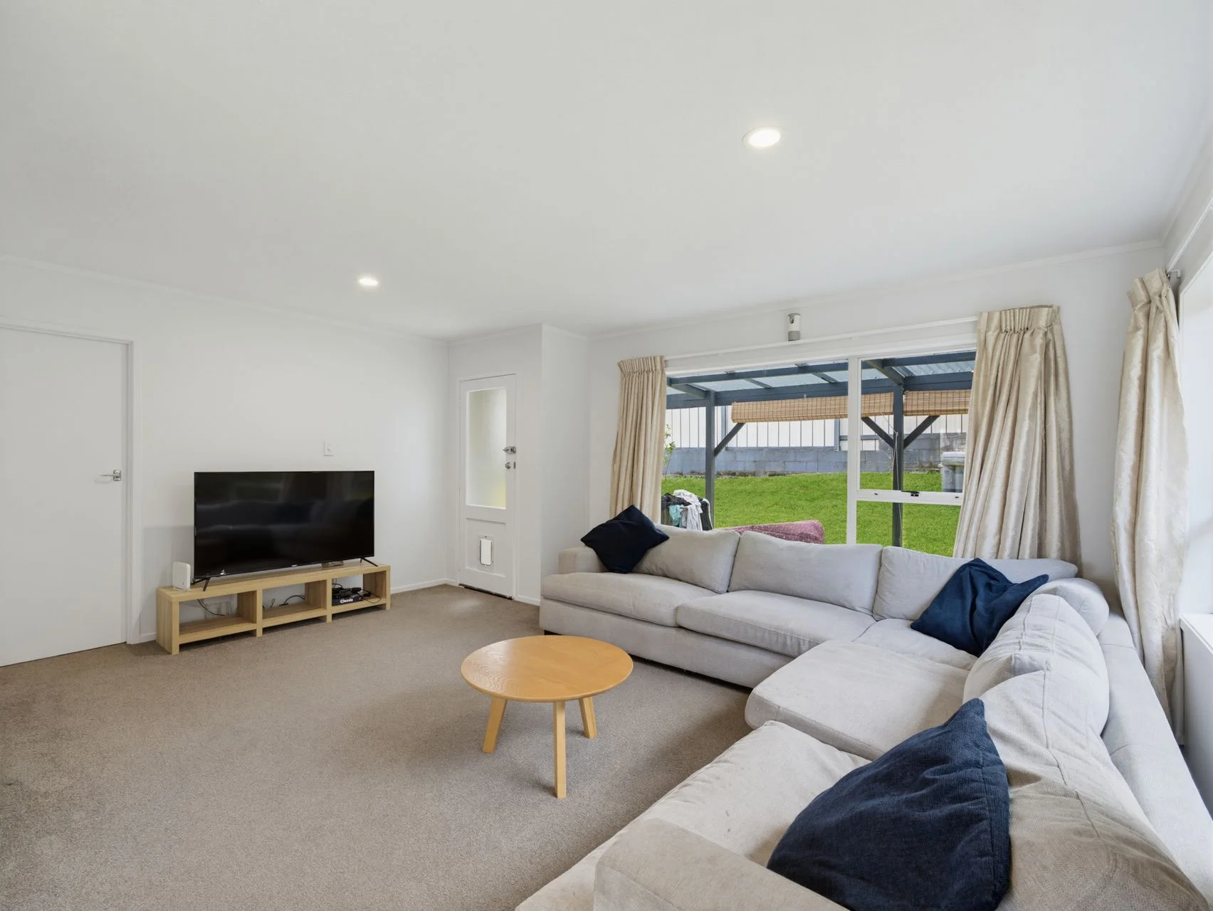 2/11 Longreach Drive, Sunnyvale, photo 3