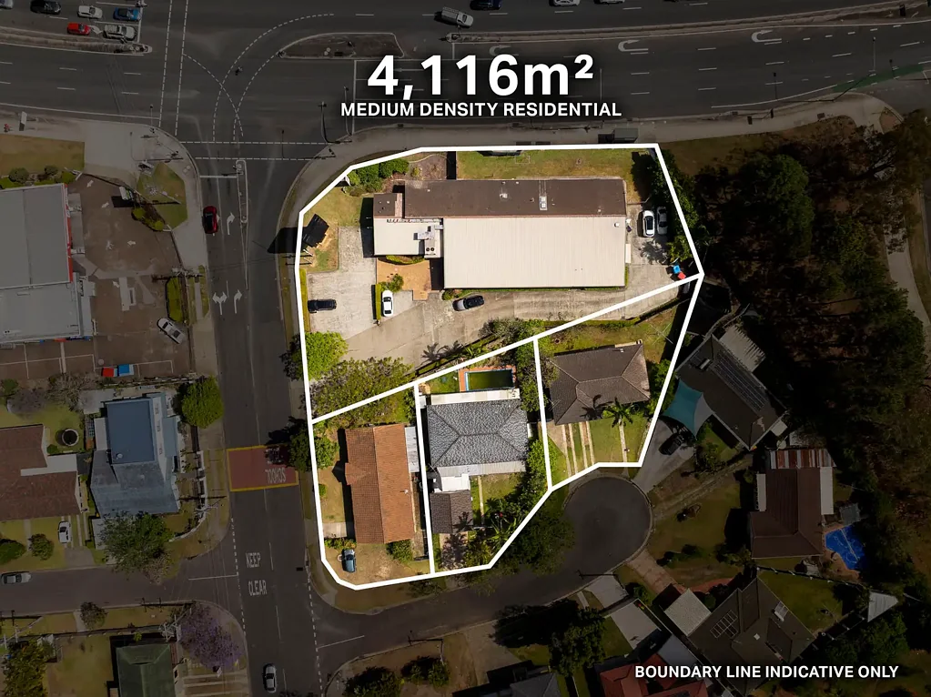 Macgregor 13房 4116平米广阔地块 中等密度开发潜力 步行至Westfield Garden City 靠近Griffith大学和医院 主干线网络便捷 连接优质学校与交通 之前有95套公寓DA批准 强劲持有收入 Landmark 4,116m² Medium-Density Opportunity in the Heart of Macgregor