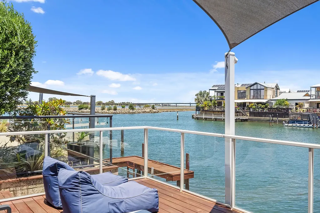 Halls Head 3 Bedroom A waterfront lifestyle to call your own.