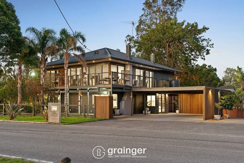 Warneet 4 Bedroom Modern Coastal Luxury with Water Views & Multigenerational Living