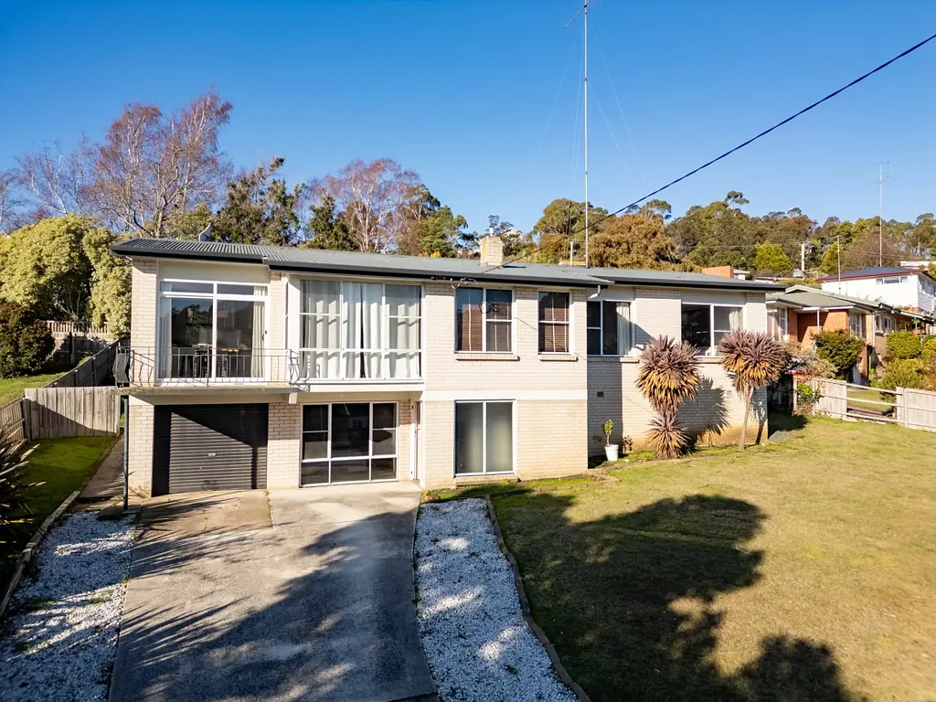 Riverside 4 Bedroom Welcome Home!