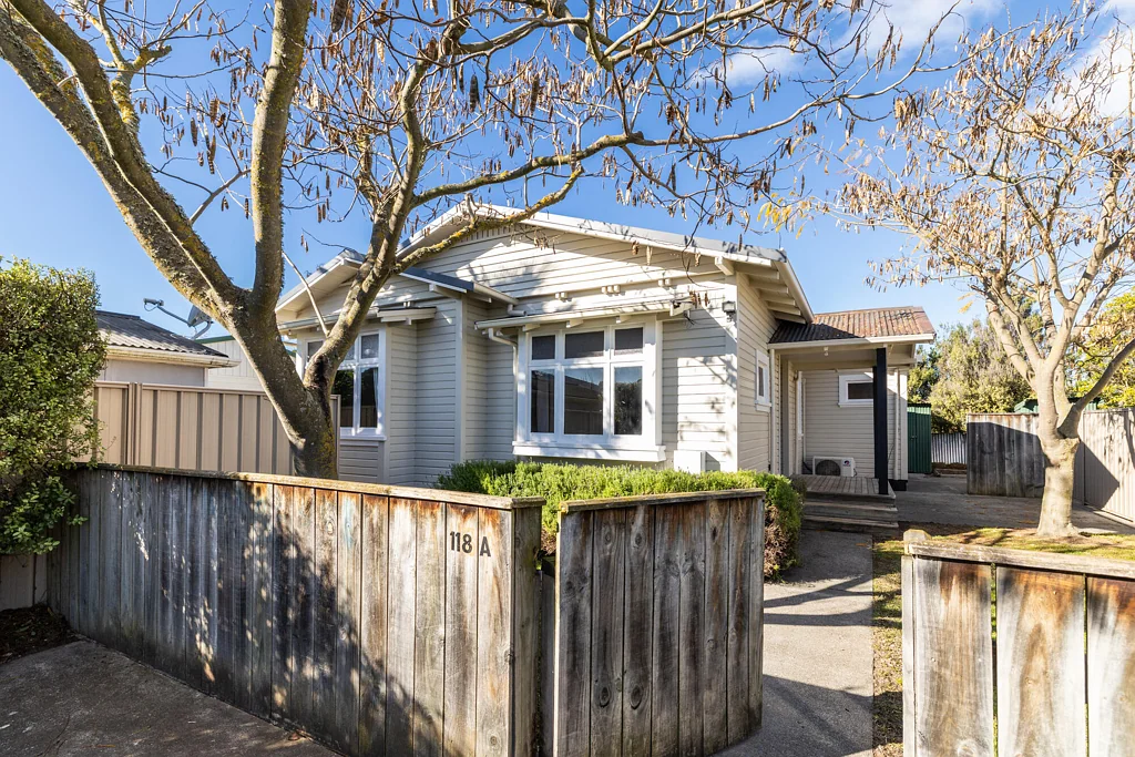 Akina 3chambre Beautifully Refreshed Character Bungalow