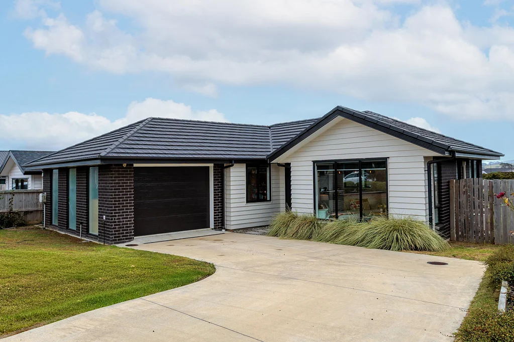 Glenbrook 3 Slaapkamer Vendors ready to go - make your offer
