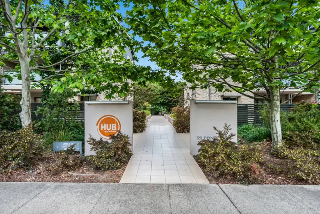 Bruce 1Zimmer Spacious Ground-Floor Apartment with Large Courtyard - Move In Ready