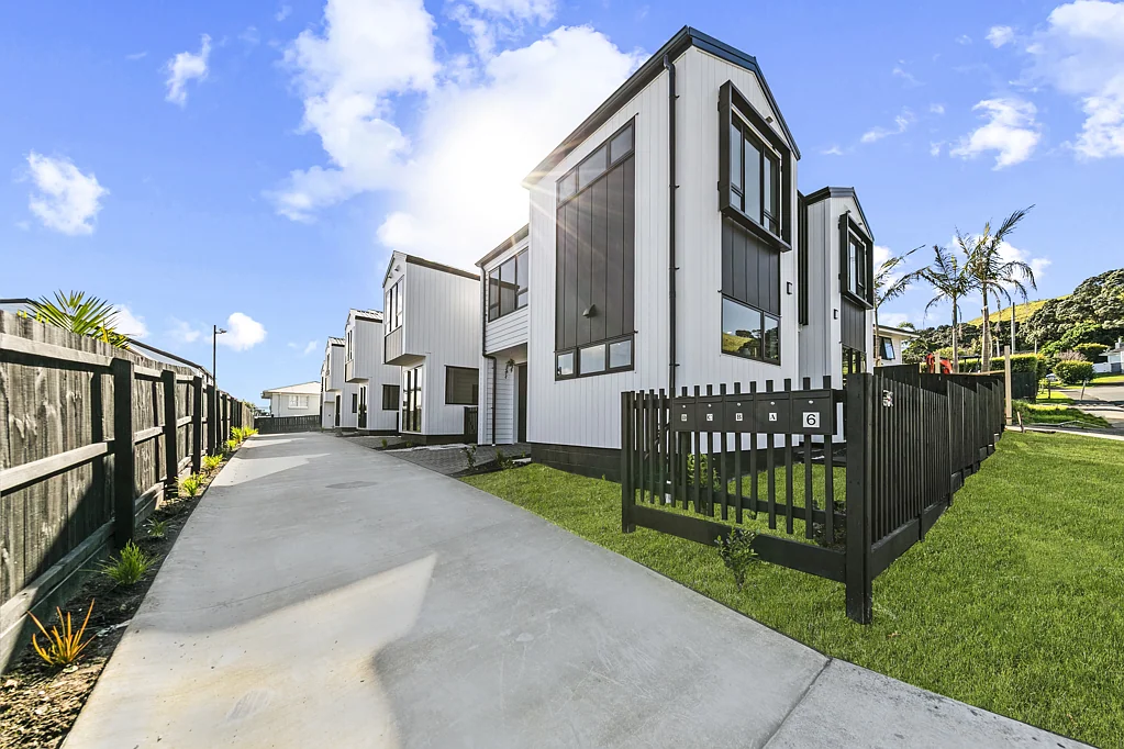 Mangere Bridge 4침실 New 4-Bedroom Homes