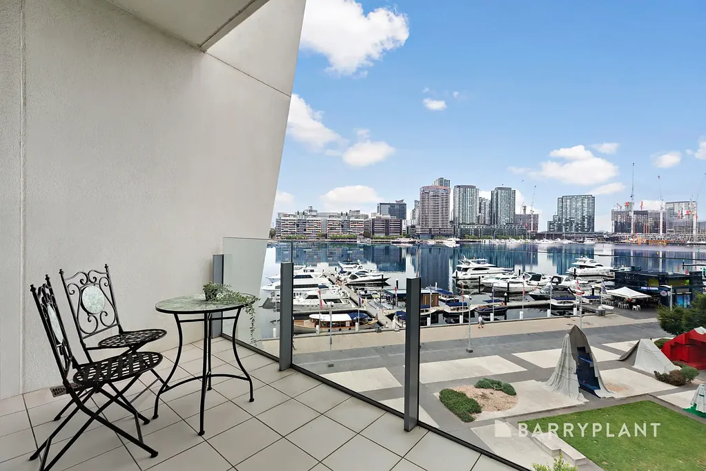 301/2 Newquay Promenade, Docklands, VIC 3008