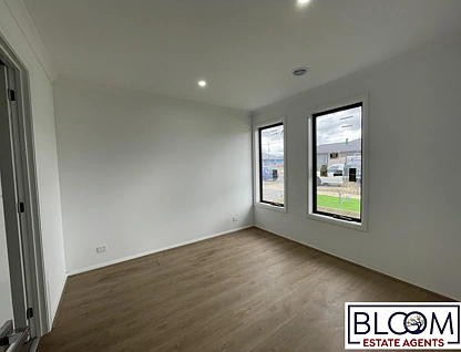 71 Courtenay Promenade, Fraser Rise, Western Region, 4 Schlafzimmer, 2 Badezimmer, House