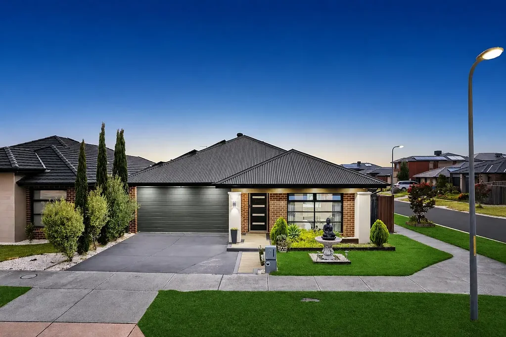 Clyde North 4房  Premium Family Home with High-End Upgrades!